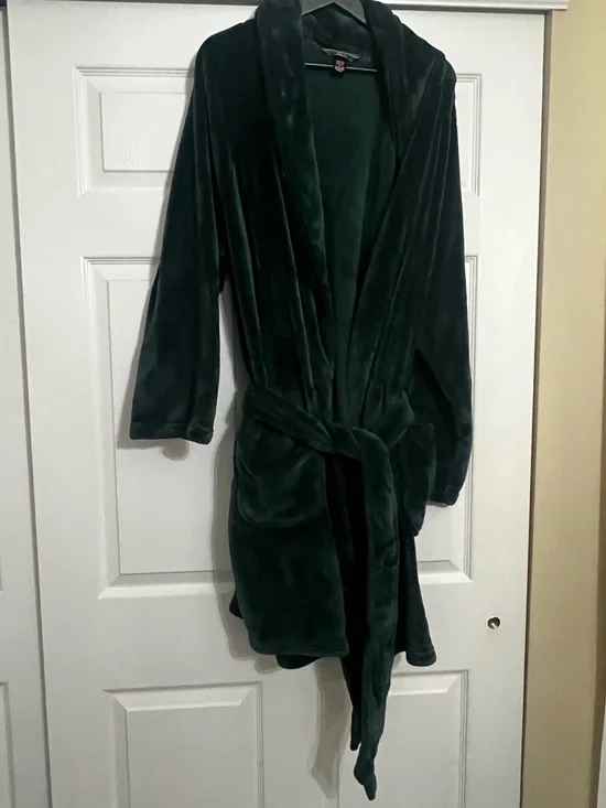 Victoria Secret Plush Robe - Picture 1 of 3